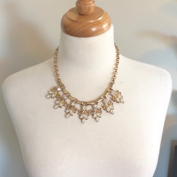 Jewelry - Banana Republic - Statement Necklace